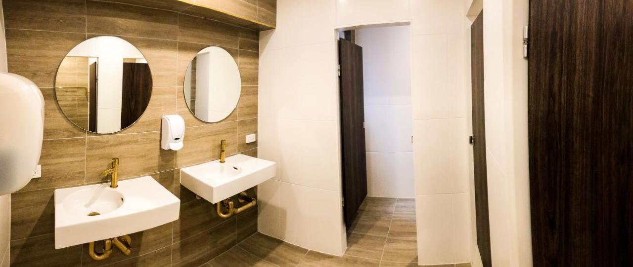 Triple Room with Shared Bathroom,982227187:JPEG