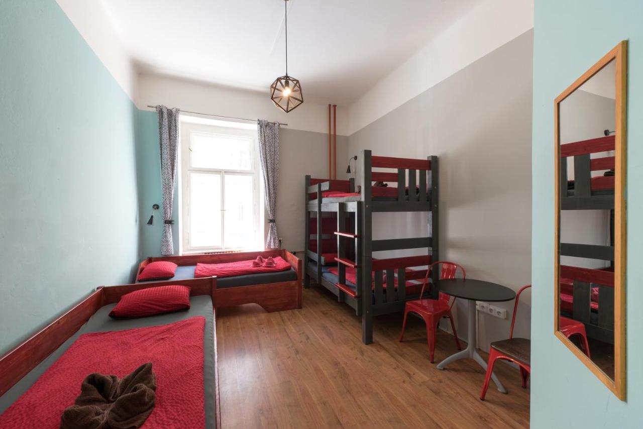 Vierpersoonskamer met Gedeelde Badkamer