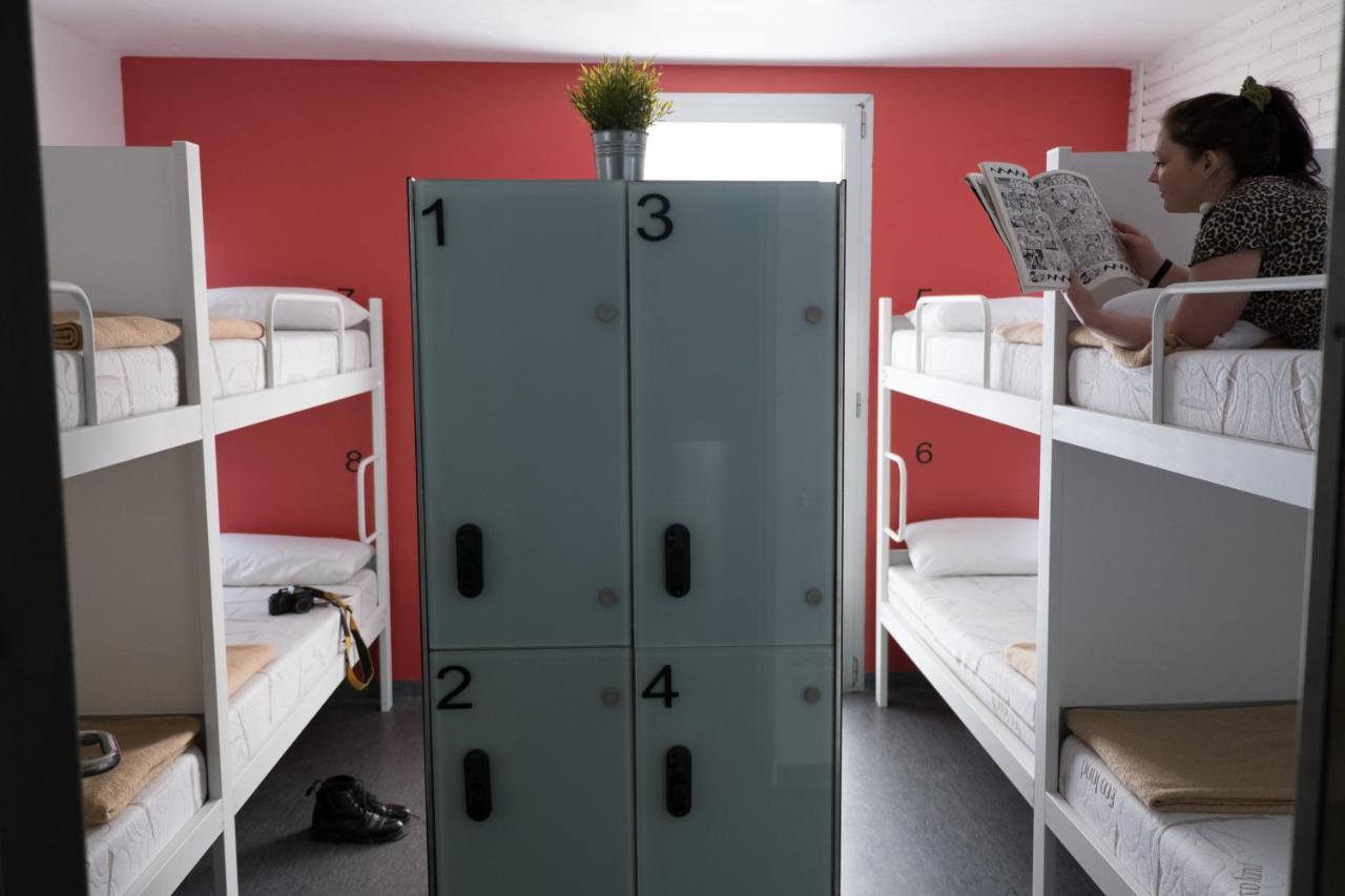 Bed 8-Bed Mixed Dormitory Room