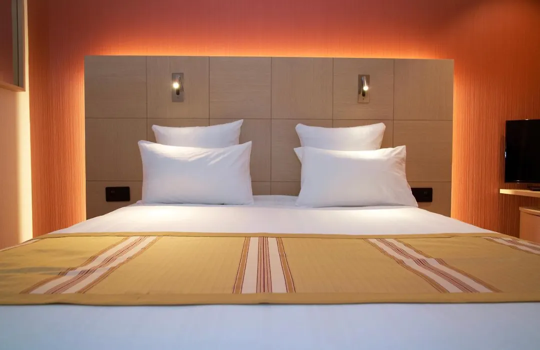 Nash Airport Hotel-1