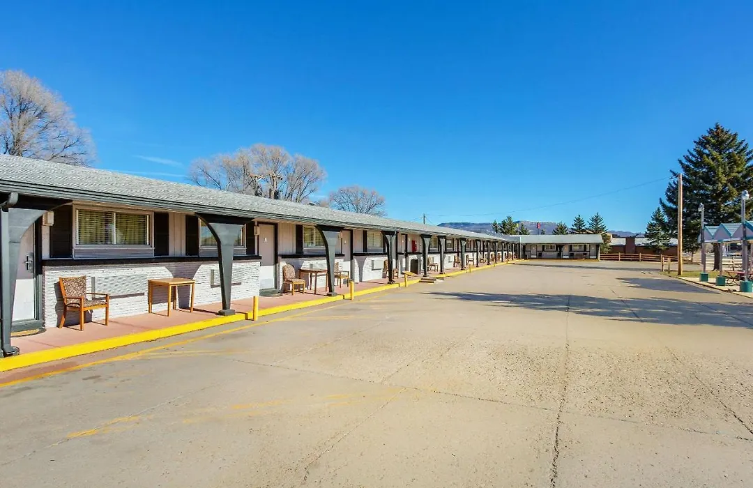 Rodeway Inn & Suites-1