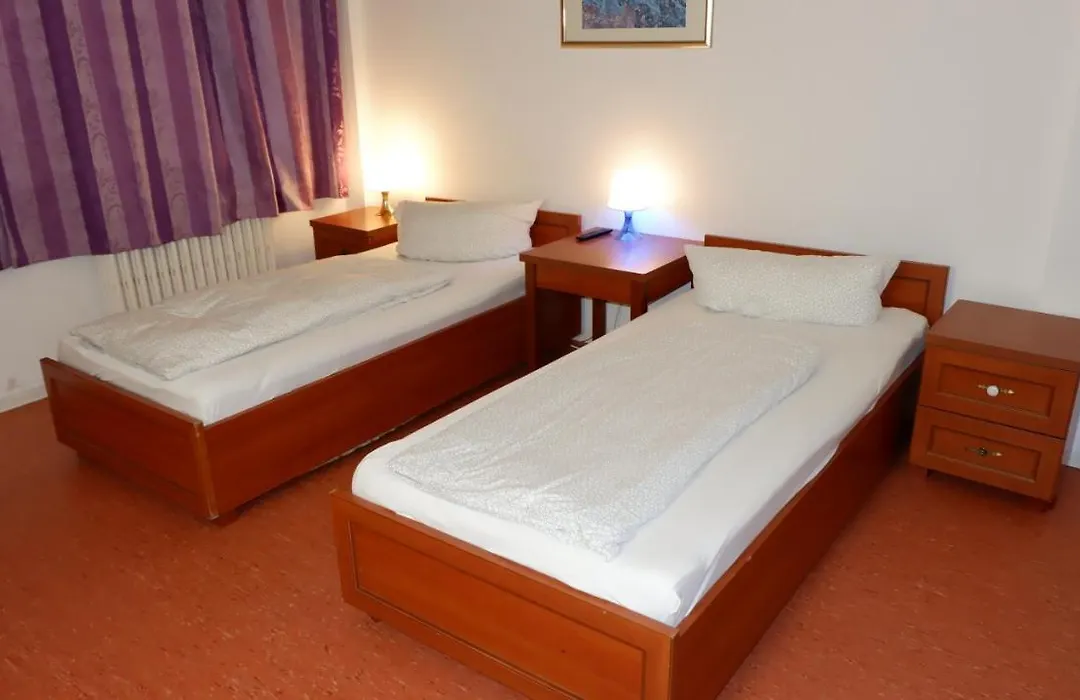 Hostel am Kurtti-1
