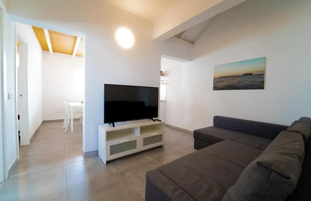 Apartamentos Anjomacar A-1