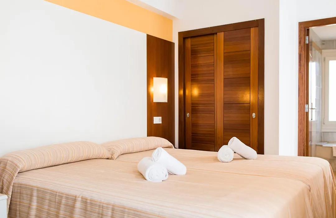 Sagitario Hostal Ciutadella-1