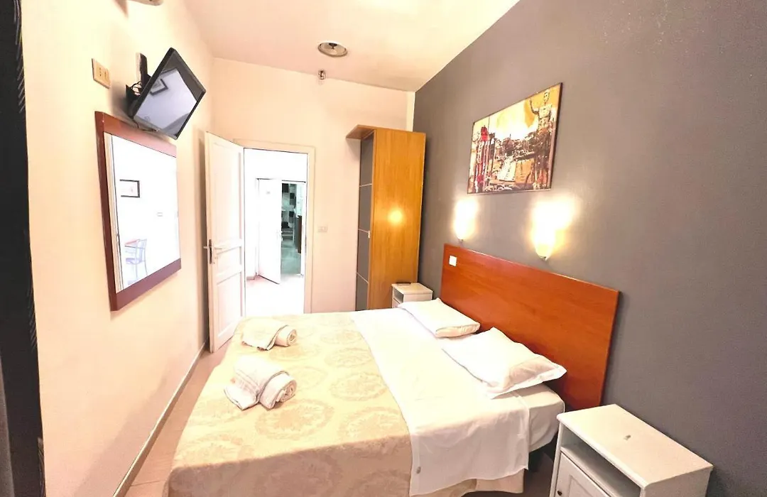 Alius And Freerome Hotel-1