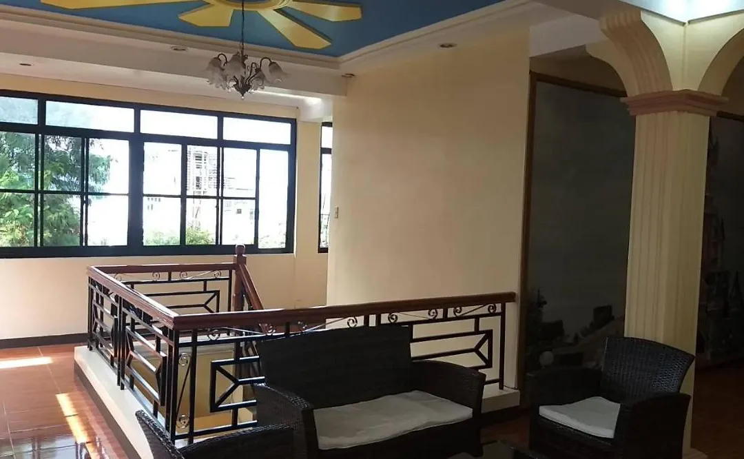 Divine Castle Travelers Inn-1