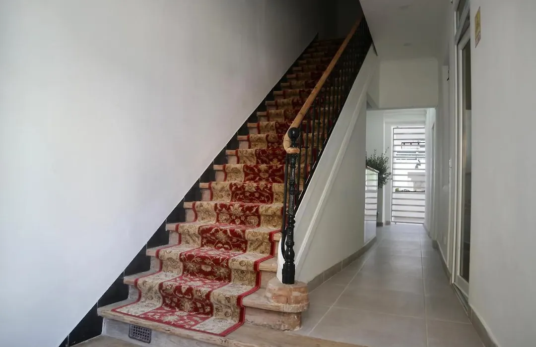 Amadora Boutique Hostel-1