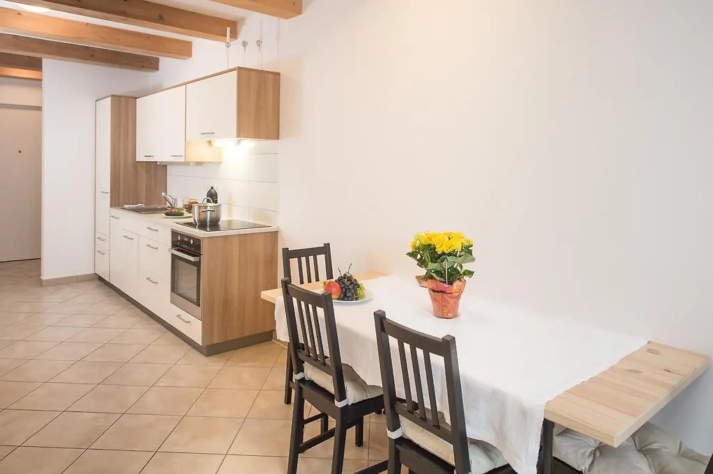 Vintler Apartments-1