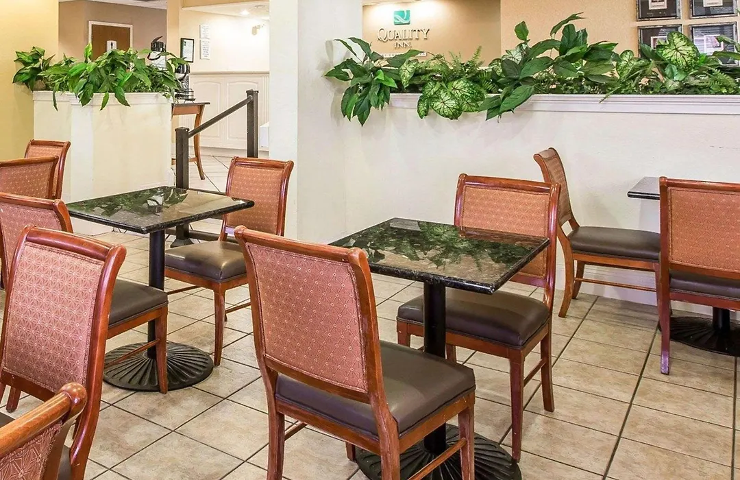 Quality Inn At The Mall - Valdosta-1