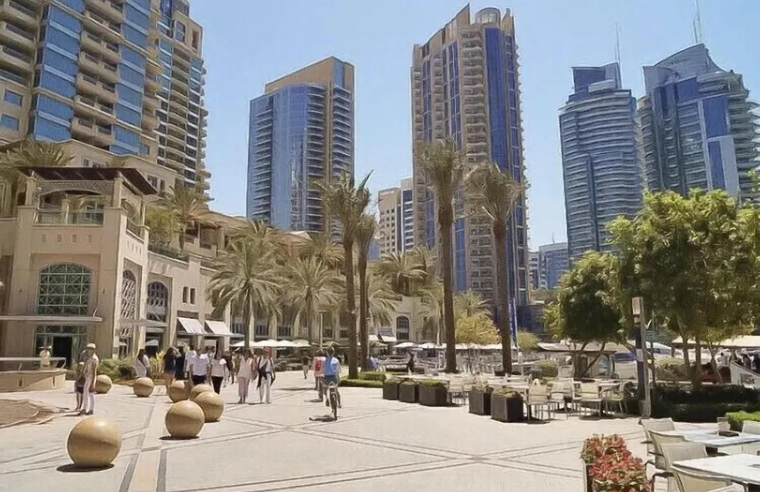 Luxury Apartments In Dubai Marina-1