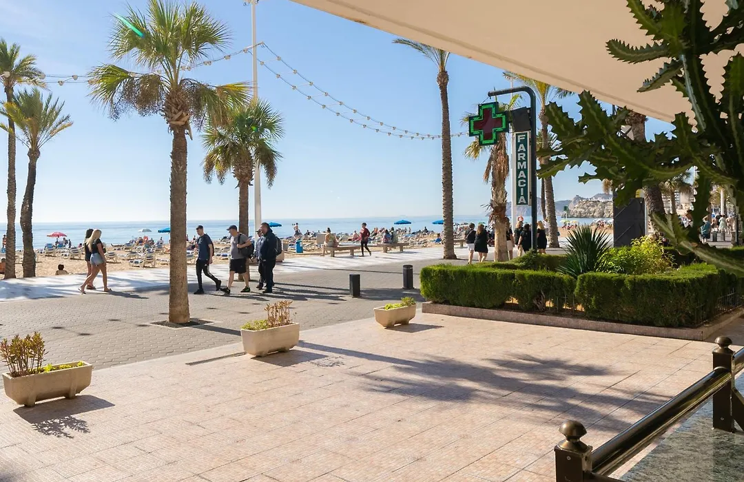 Primera línea playa levante Benidorm-1