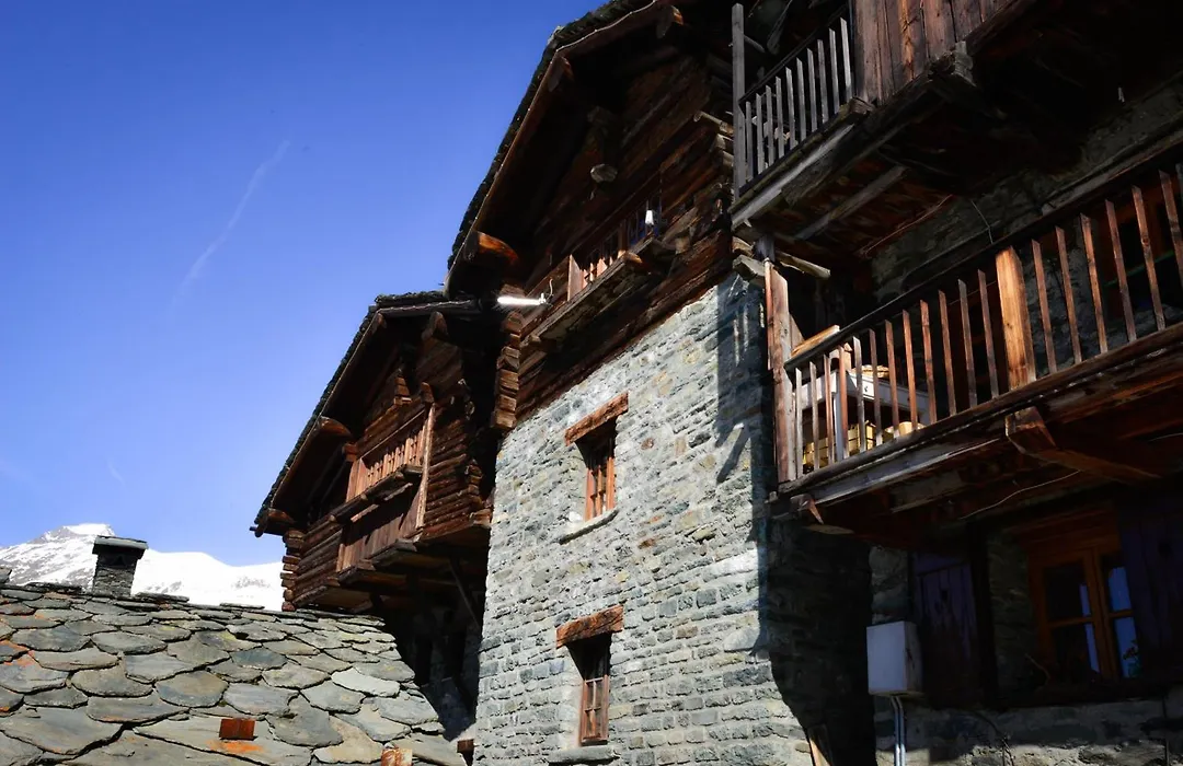 Rifugio Vieux Crest-1