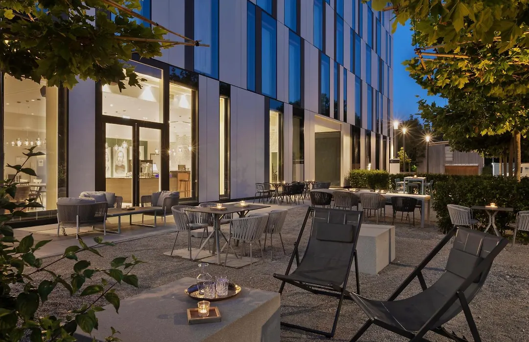 Stellaris Apartment Hotel-1