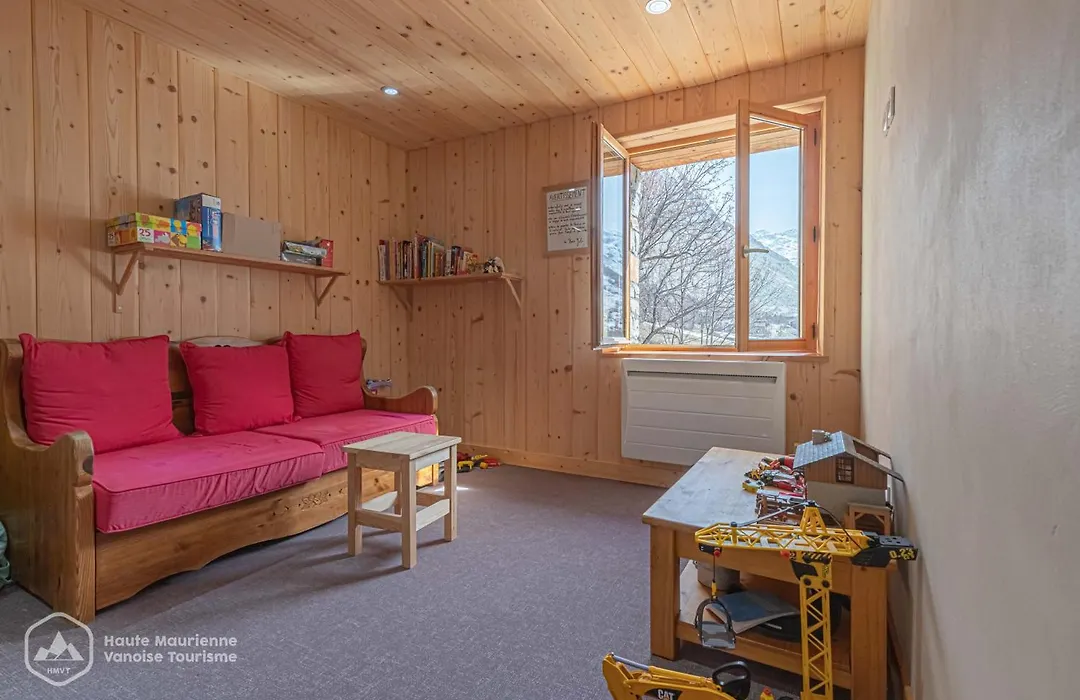 Chalet Le Bois Joli-1
