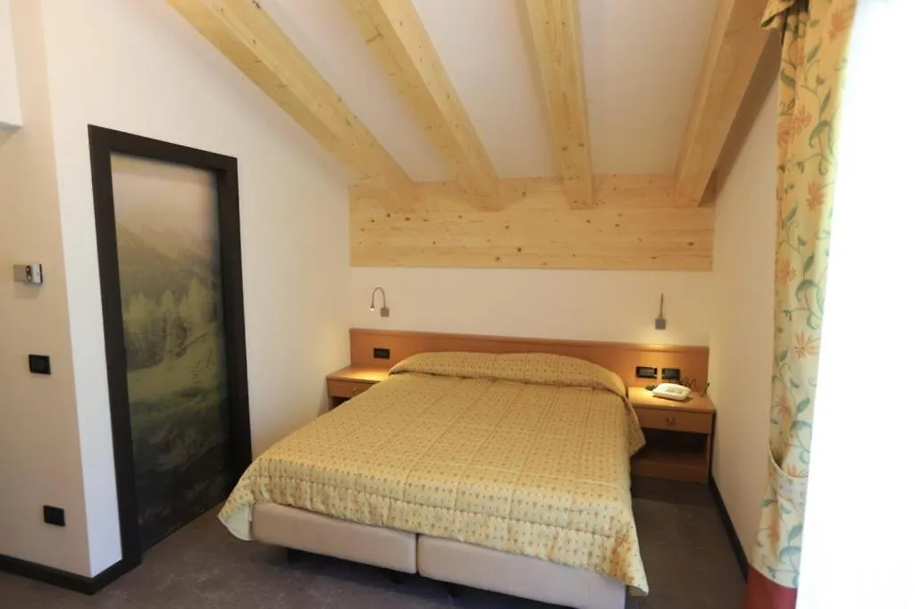 Hotel Chalet Alaska-1