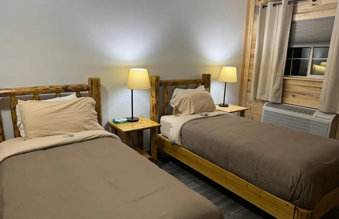 Kootenai Valley Motel-1