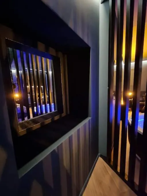 Love Room-1
