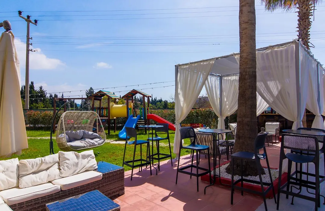 New Garden Luna Side Apart Hotel-1