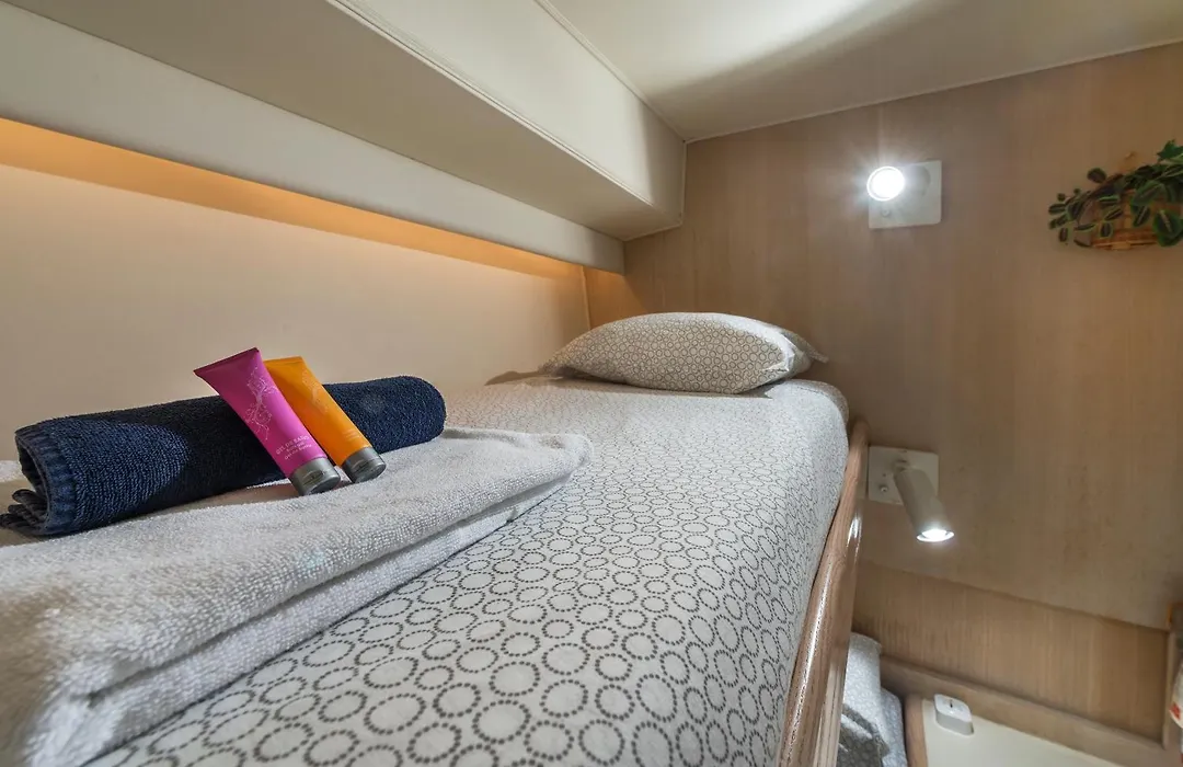 Boat Accommodations Barcelona-1