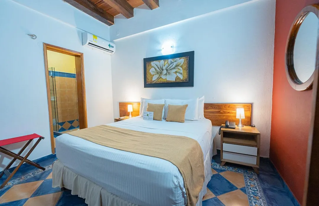 Hotel 3 Banderas-1