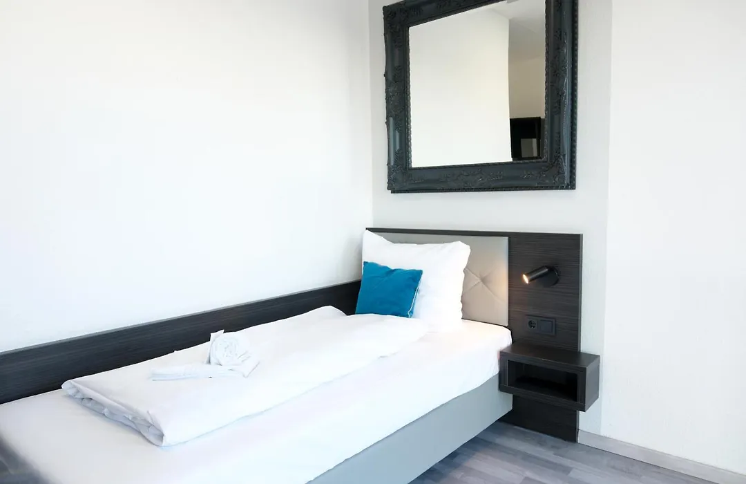 Stargaze Forum Hotel Düsseldorf-Hilden-1