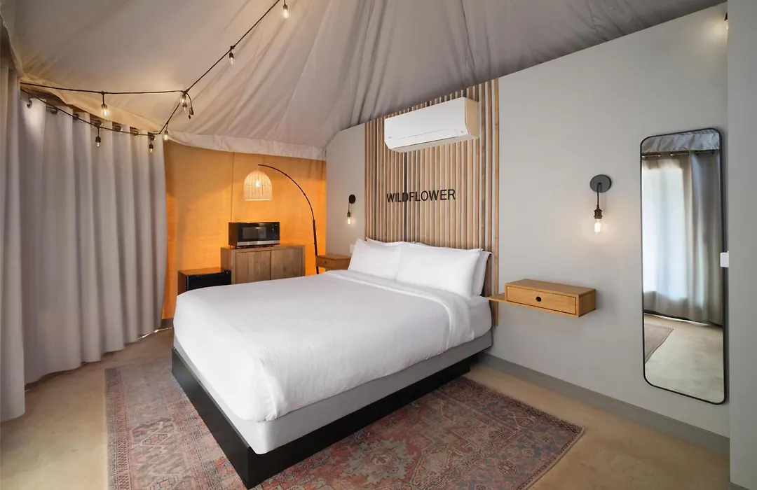Zion Wildflower Resort, Worldhotels Backdrop-1