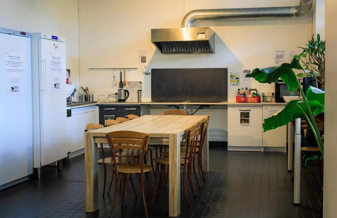 Auberge de Jeunesse HI Amiens-1