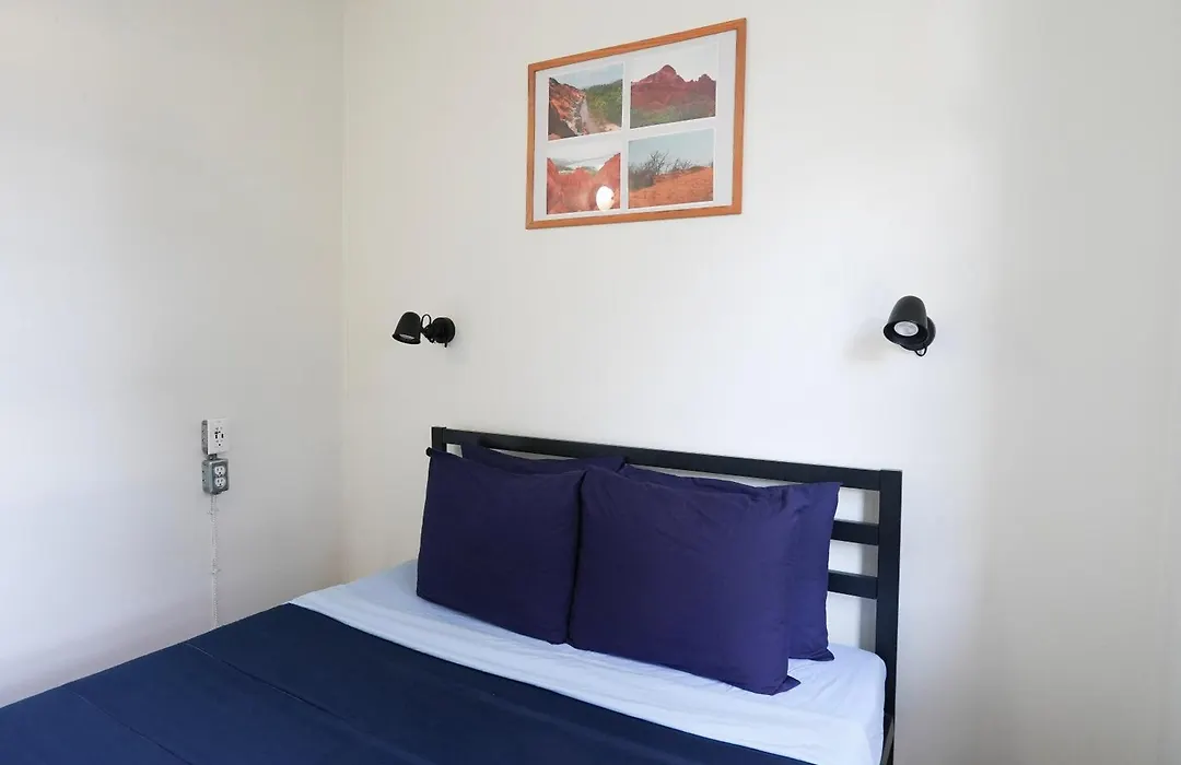 Ocean Island Inn | Backpackers | Suites-1