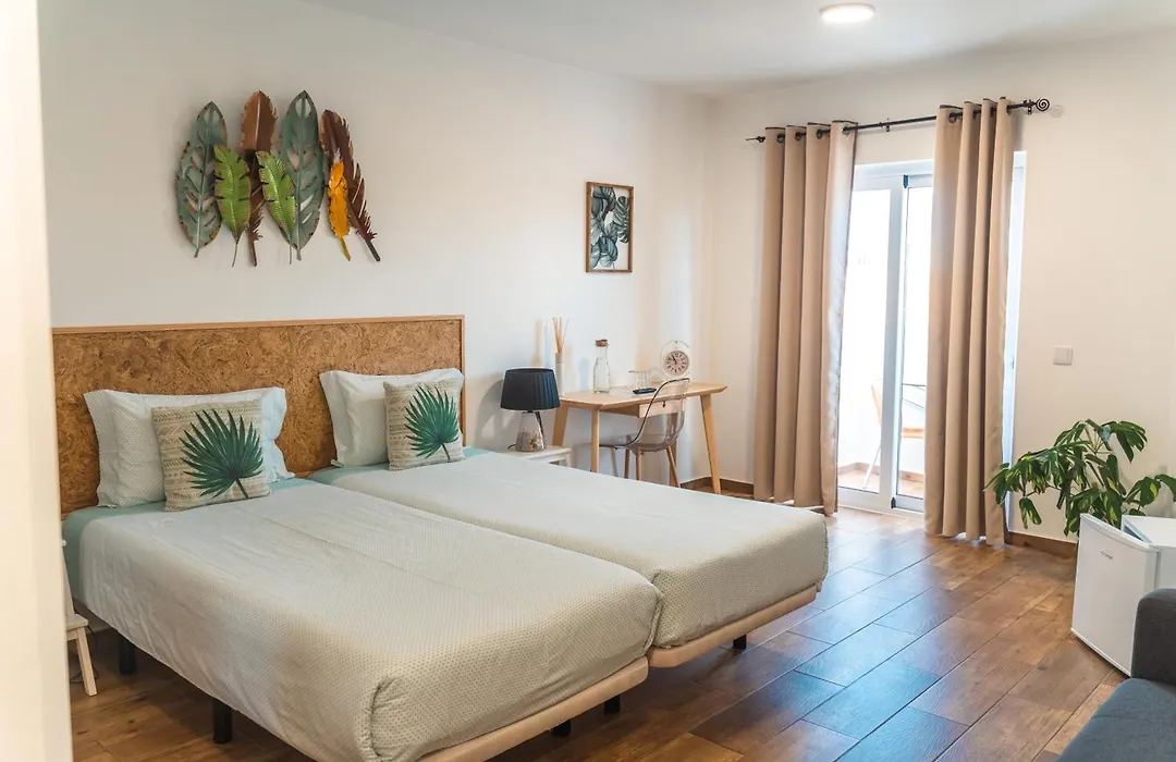 Sagres Sun Stay - Surf Camp & Hostel-1