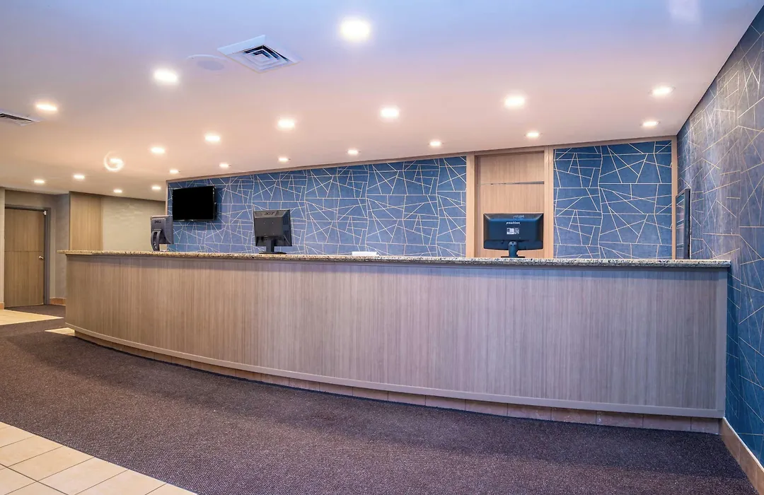 Sandman Hotel Montreal - Longueuil-1