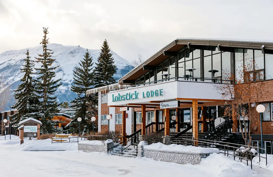 Lobstick Lodge-1