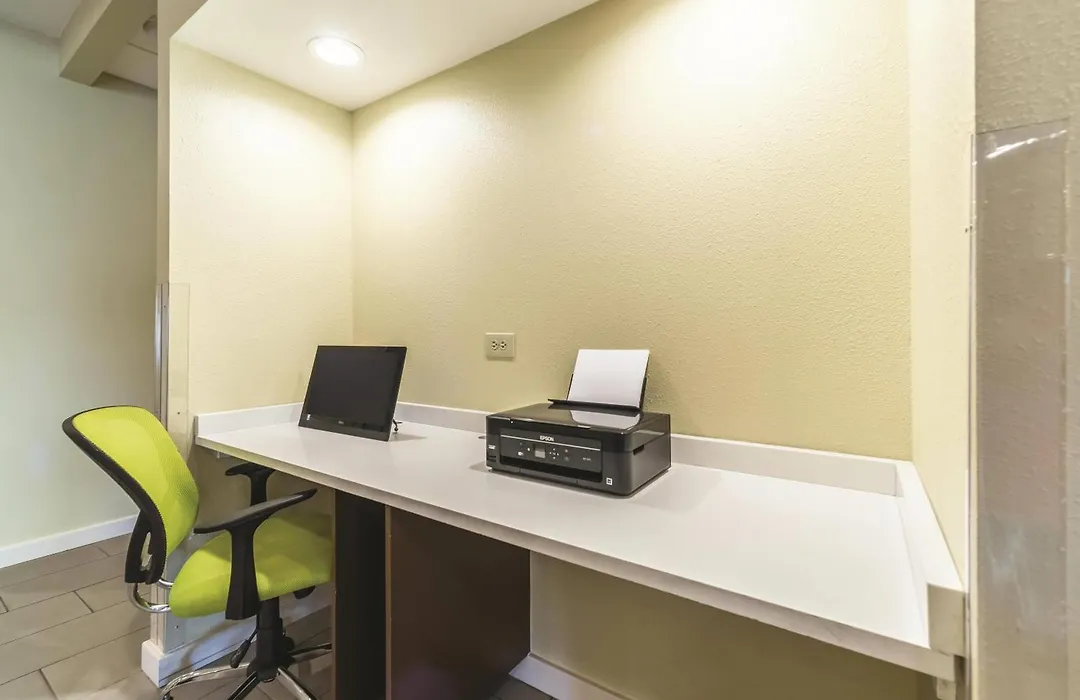 La Quinta By Wyndham Collinsville - St. Louis-1