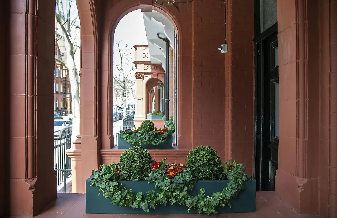 The Apartments By The Sloane Club-1