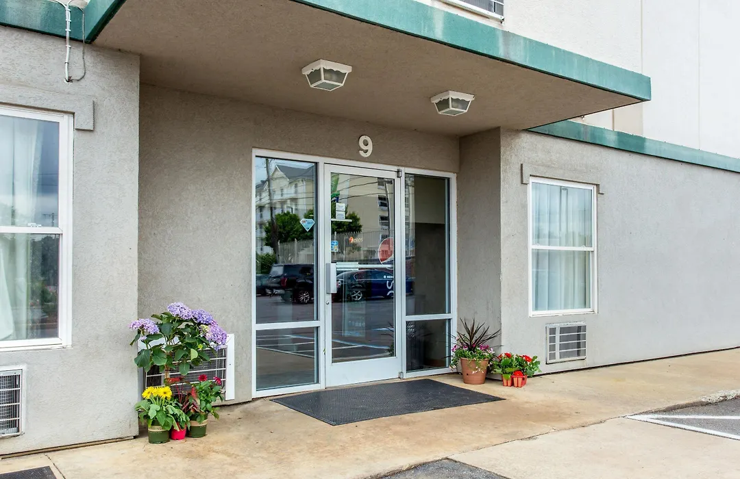 Rodeway Inn & Suites Near Outlet Mall - Asheville-1
