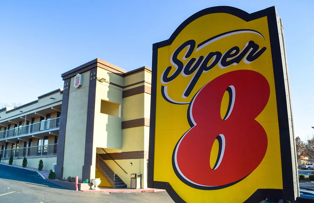 Super 8 By Wyndham Raleigh Downtown-1