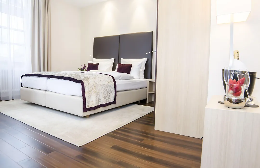 Hotel Merkur-1