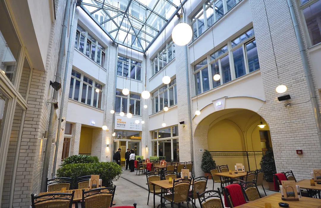 Five Elements Hostel & Capsules Leipzig-1