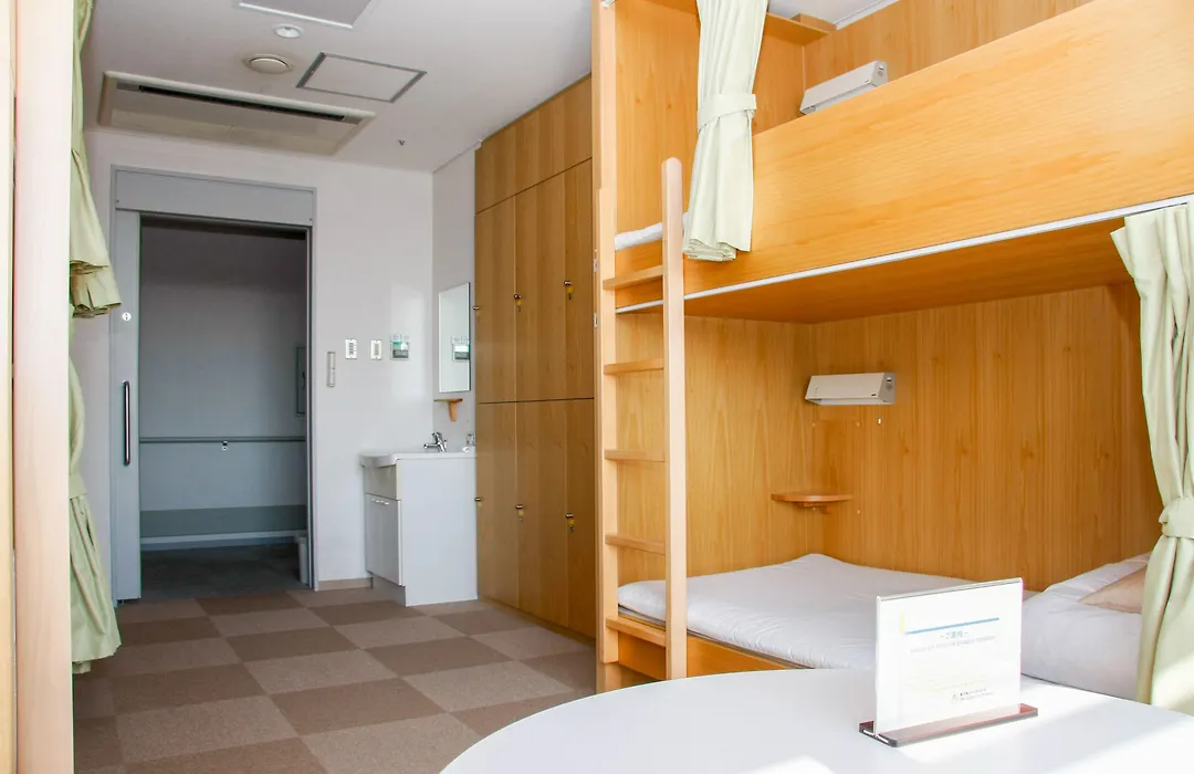 Shin-Osaka Youth Hostel-1