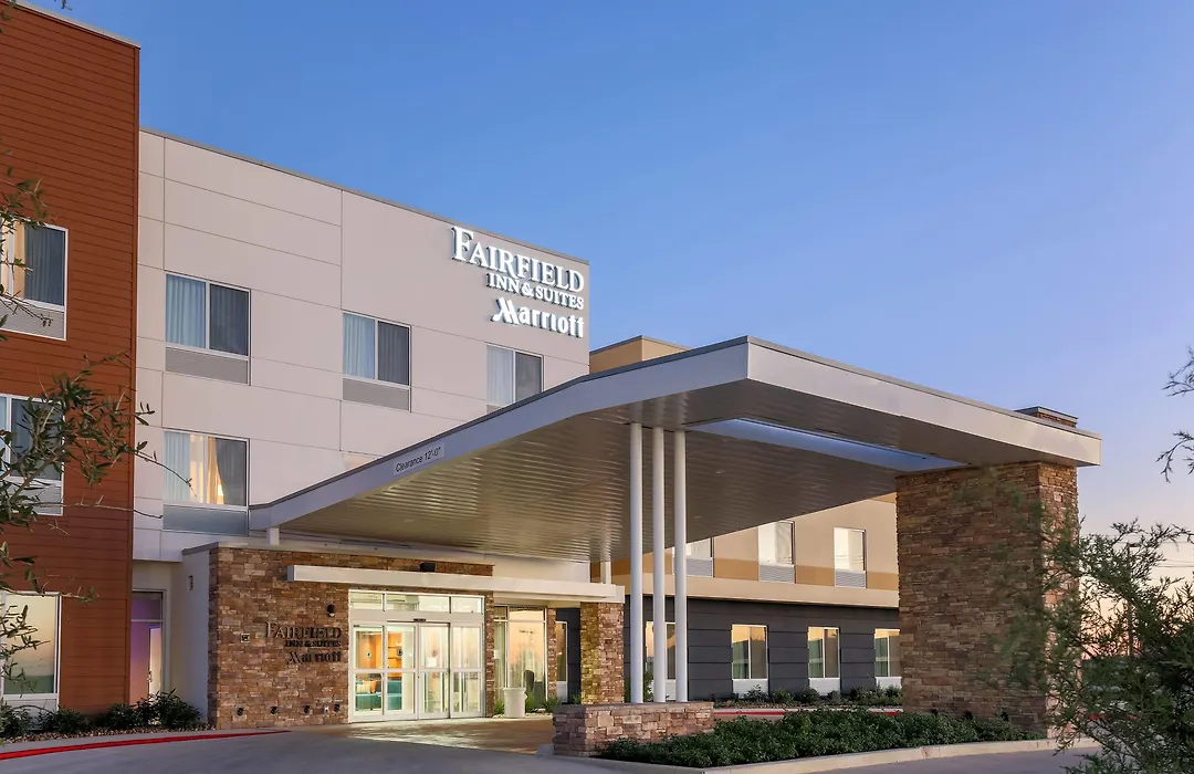 Fairfield Inn & Suites By Marriott Pleasanton-1