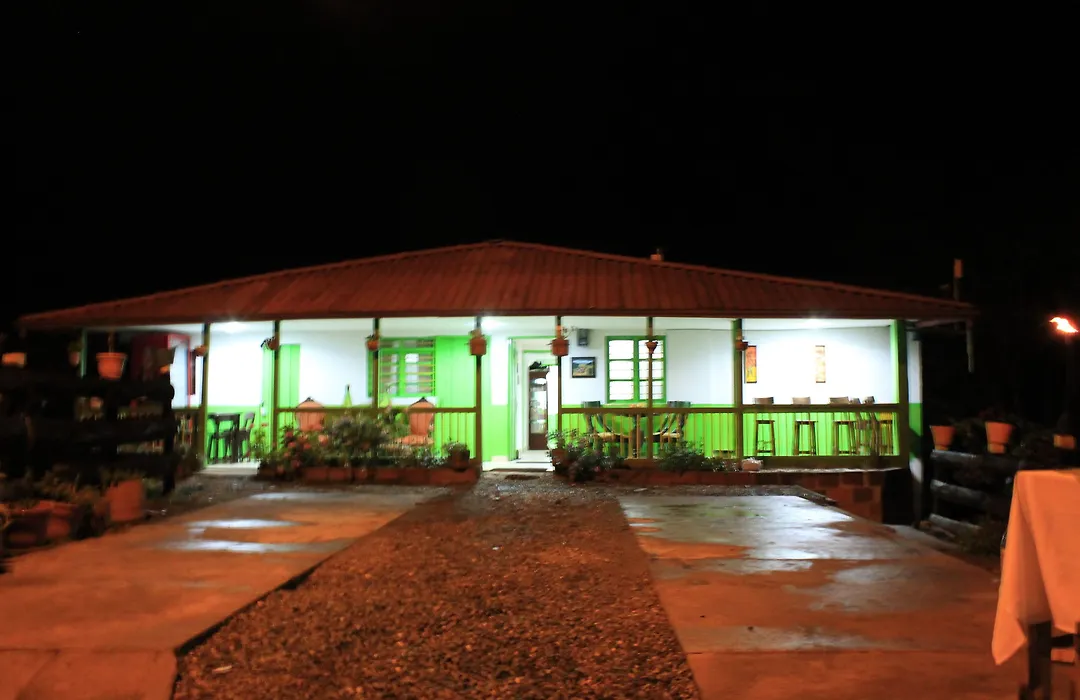 Hostal y Camping Los Girasoles-1