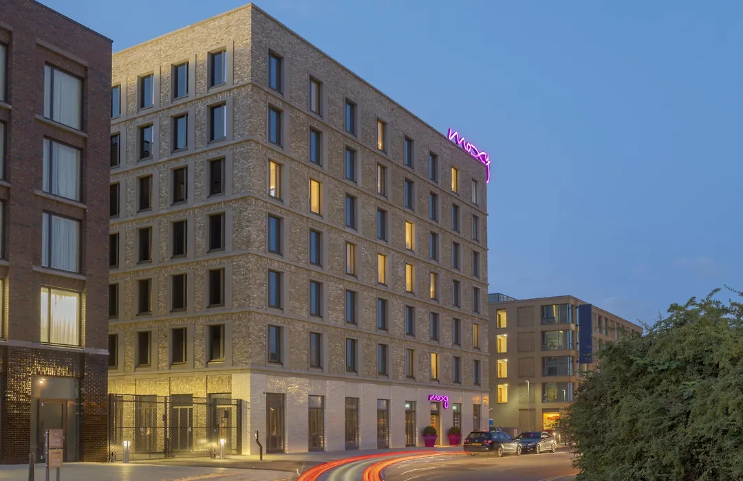 Moxy London Excel-1