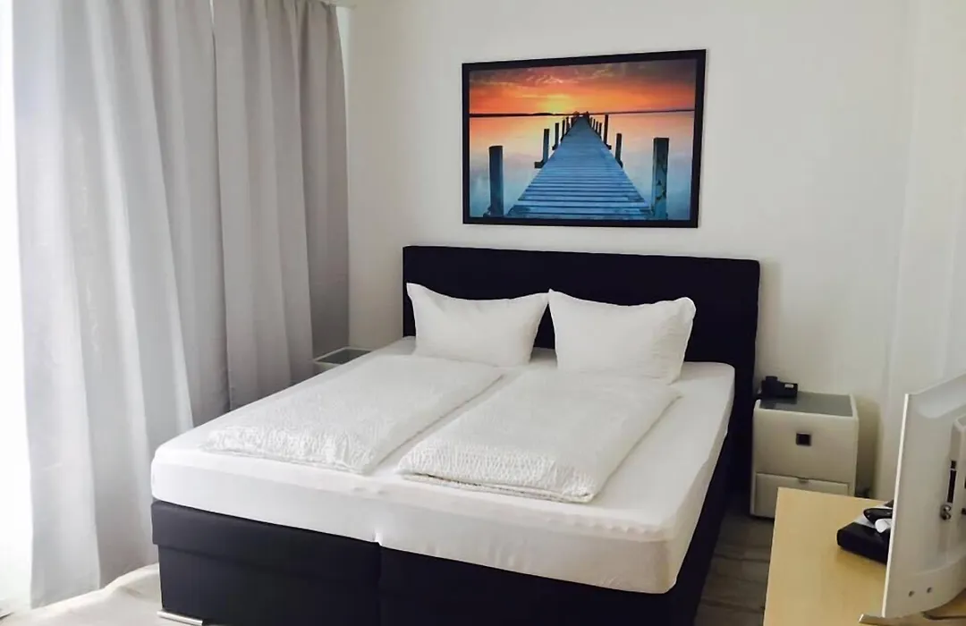 Hotel Ammerland Garni-1