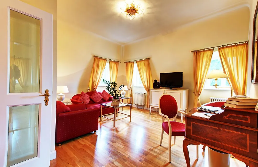 Schlosshotel Bad Neustadt-1