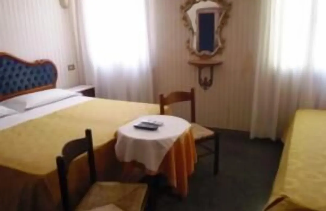 Hotel Leonardo-1