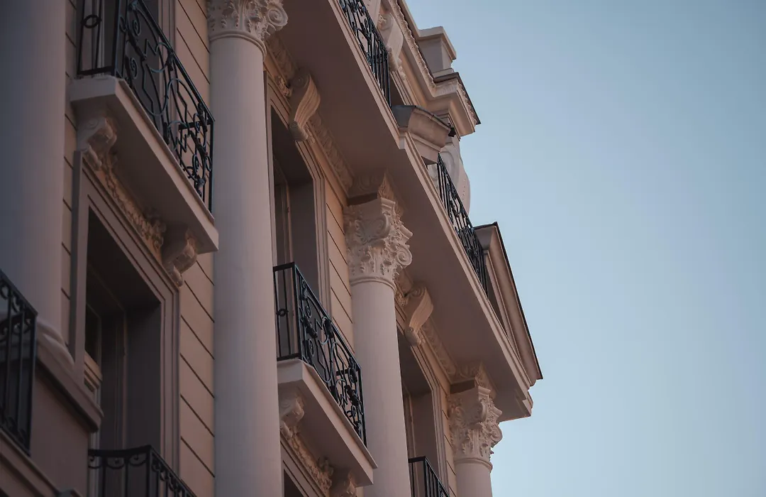 Zenith Premium Suites-1