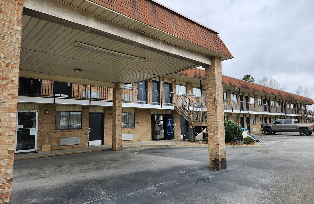 Budget Host Inn-1