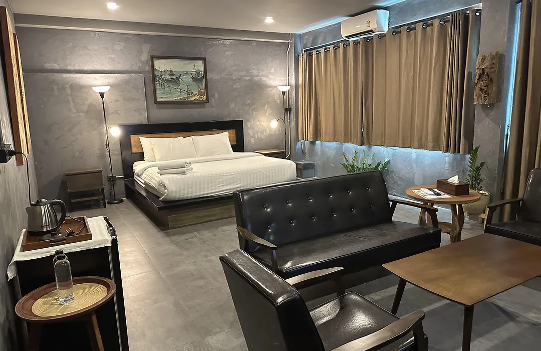 Premier Hostel Chiang Mai-1