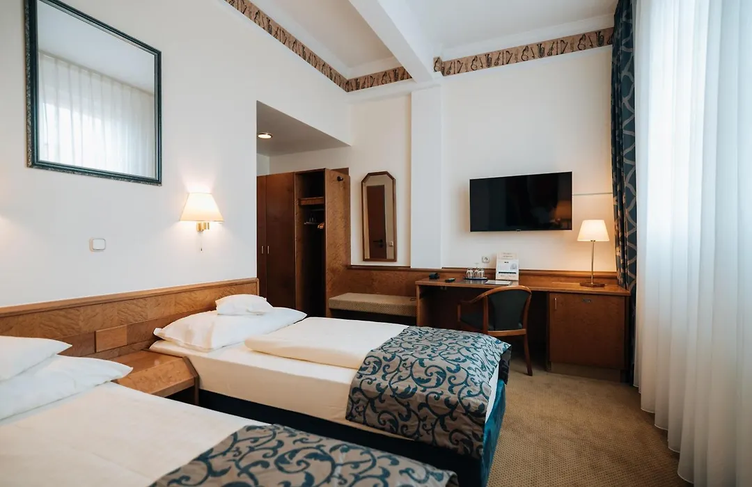 Hotel Viktoria-1