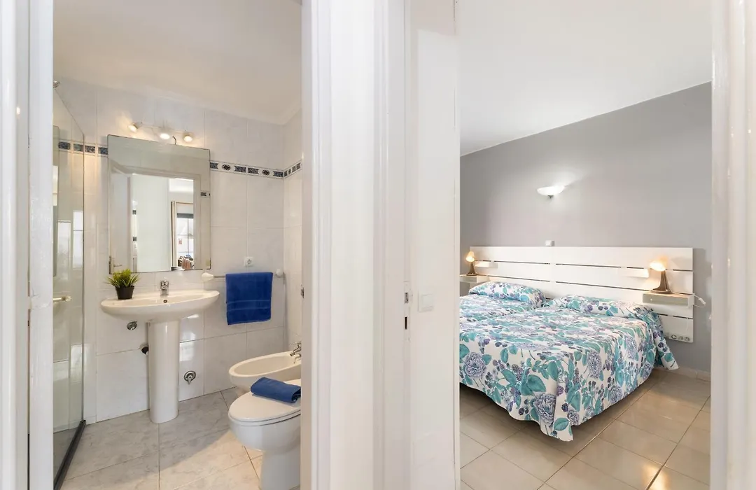 Apartamentos Luz Y Mar-1