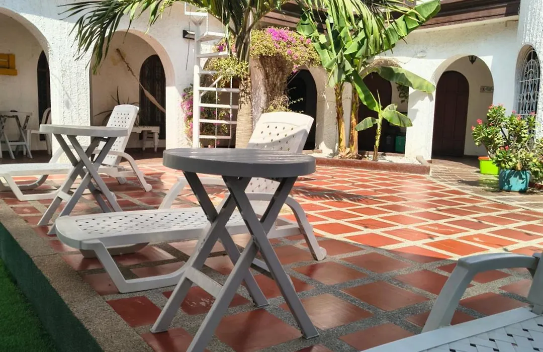 The Chill In Mansion Hostel Santa Marta-1
